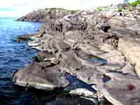Ладожский остров скалистый  берег